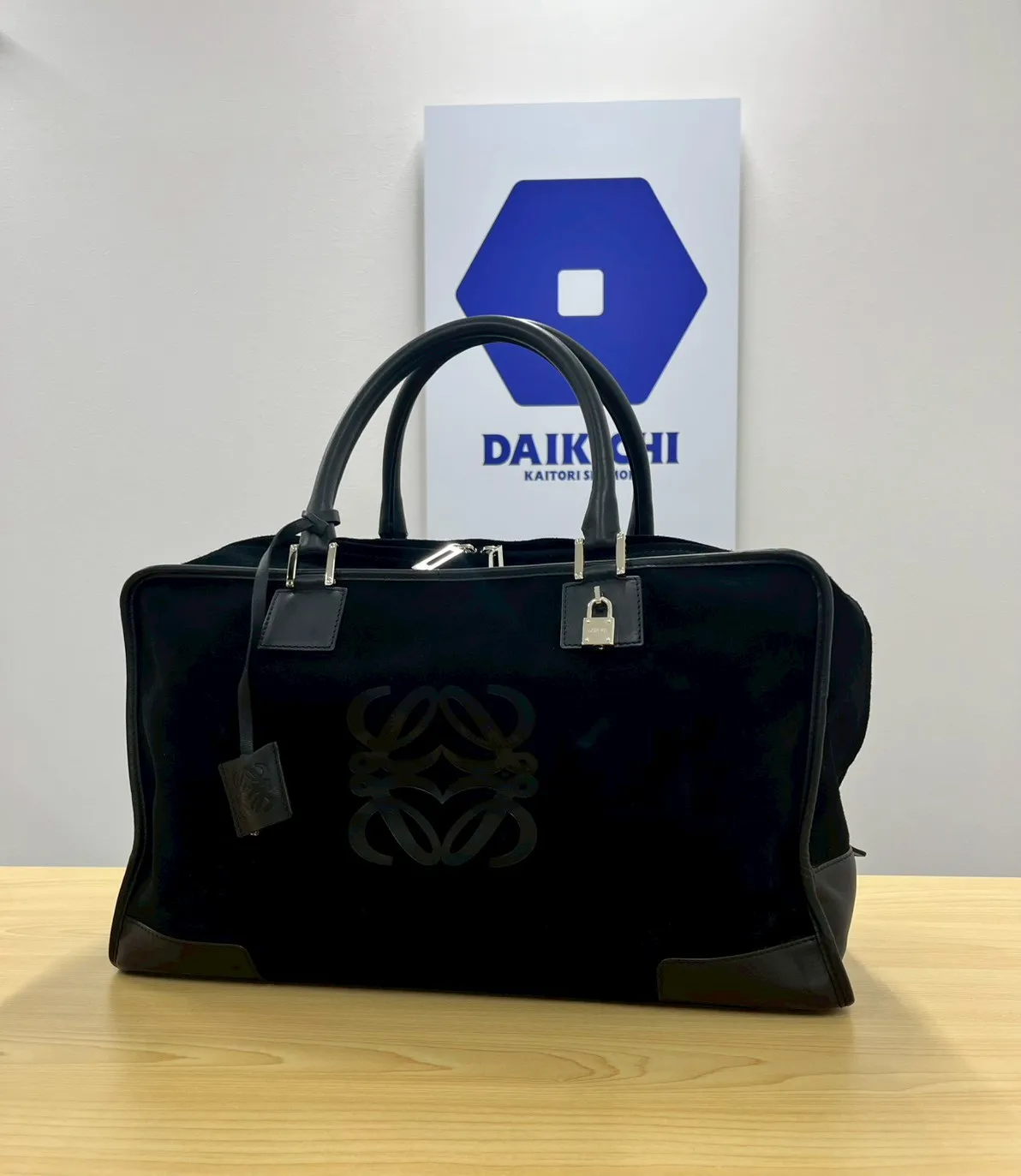 ロエベのバッグをお買取りさせていただきました👜