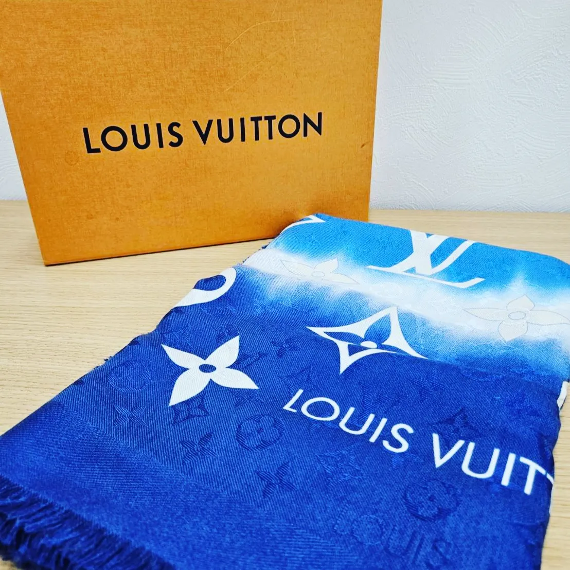ルイ・ヴィトン「ショール・モノグラム・LVエスカル｣をお買い取りさせていただきました💕